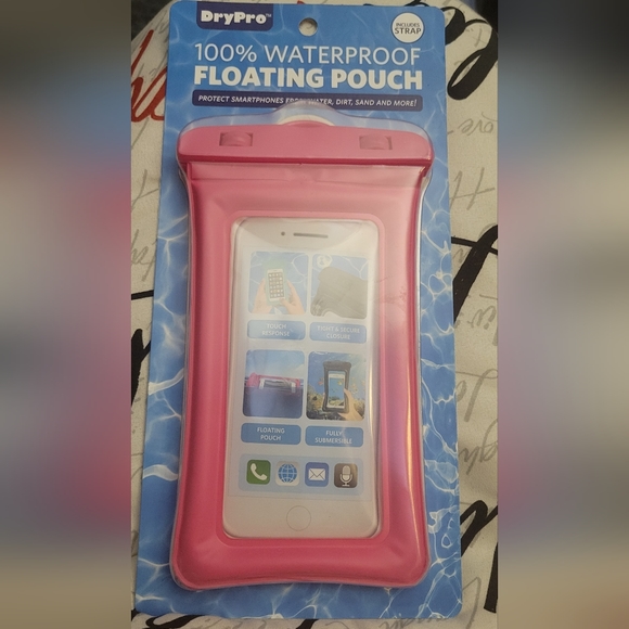 DRYPRO 100% Waterproof Floating Pouch - Picture 2 of 6